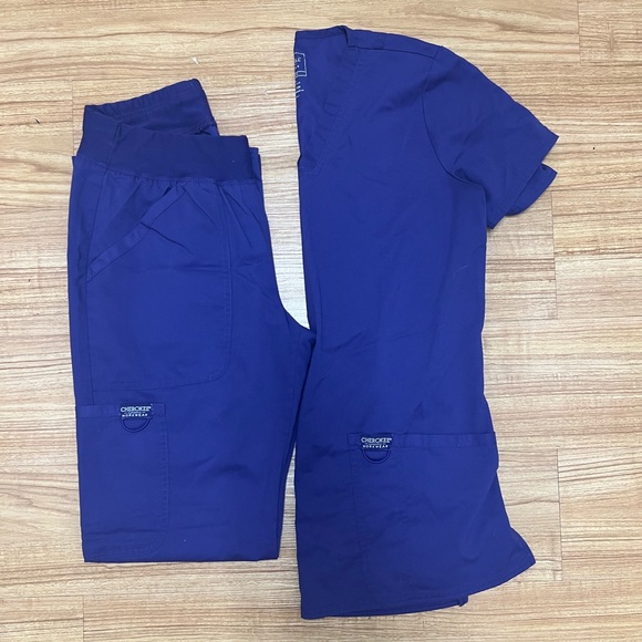 Other - Purple Cherokee revolution scrub set